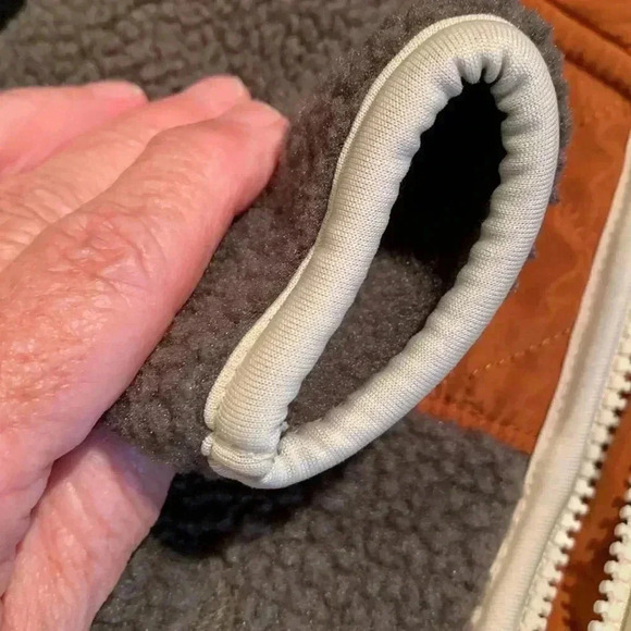 Old Navy fleece & fabric cool weather jacket w easy grab zipper and Ivory trim - Picture 5 of 6